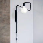 Articulated Swing-Arm Wall Light / ∅ 27.6″ x H 26.4″ / Dia 70cm x H 67cm / Black / EU Plug