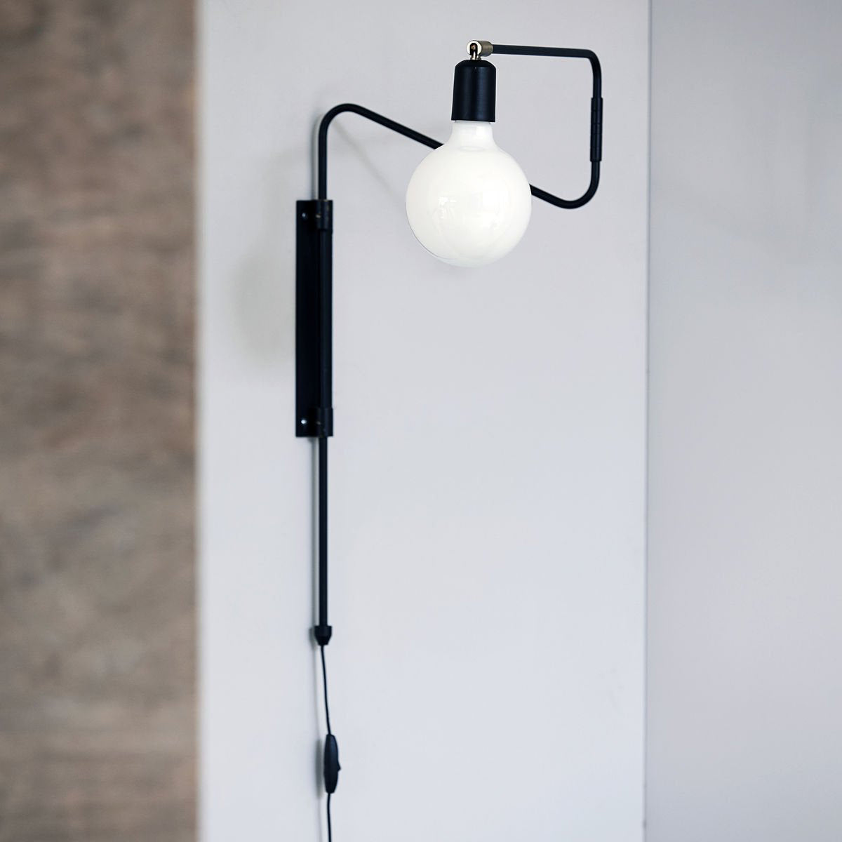 Articulated Swing-Arm Wall Light / Set of 2 / Black / AU Plug
