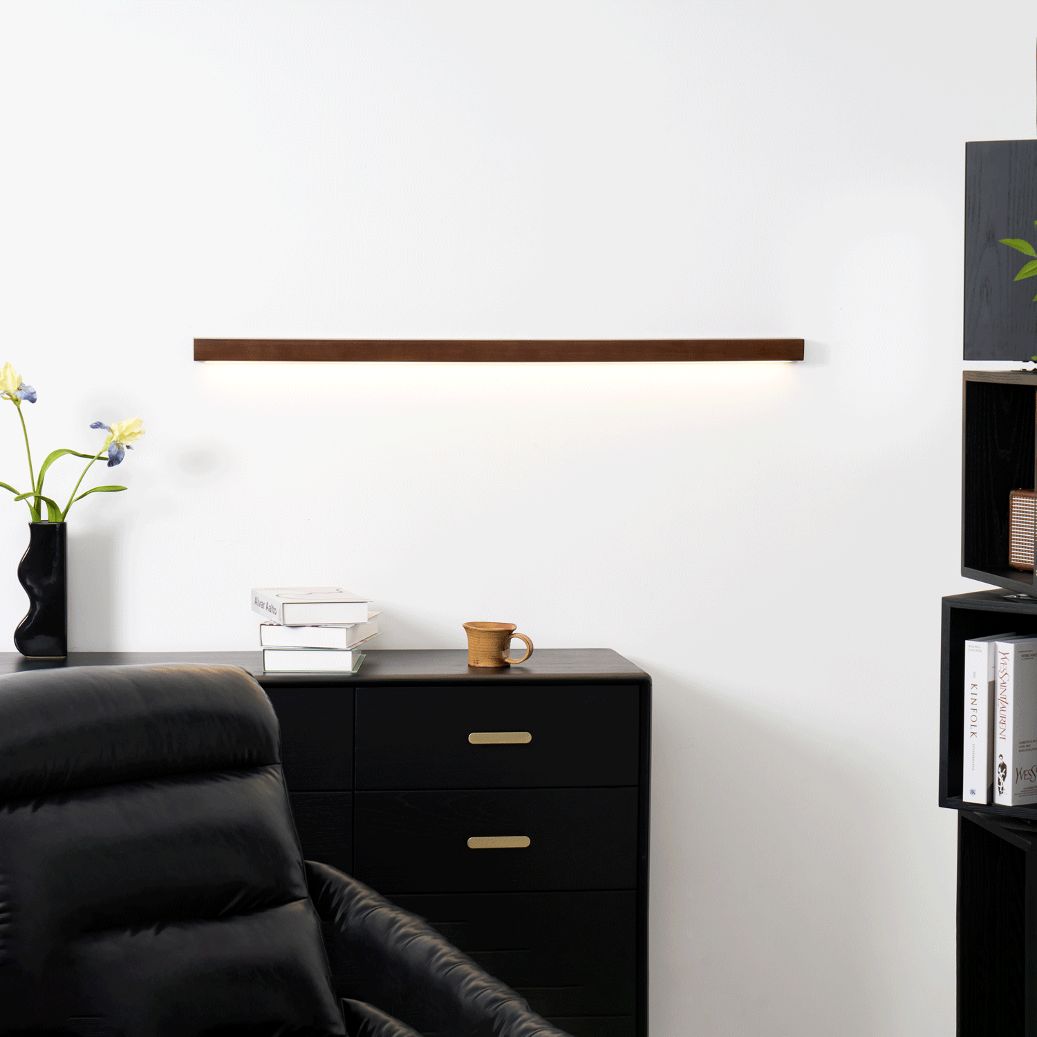 Linear Wood Integrated LED Wall Light