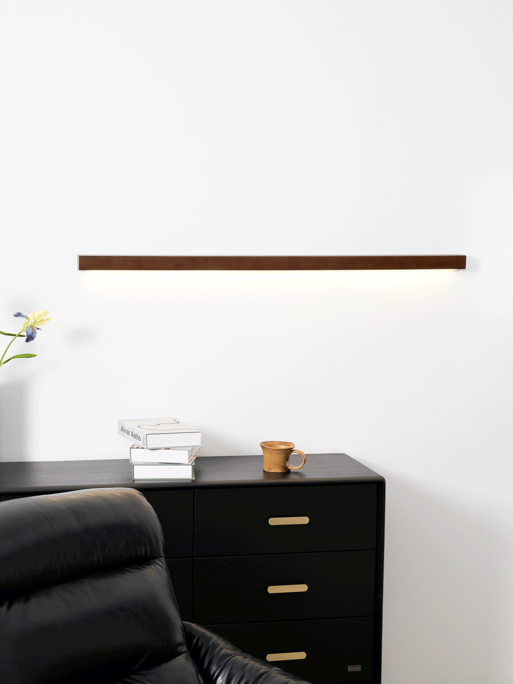 Linear Wood Integrated LED Wall Light