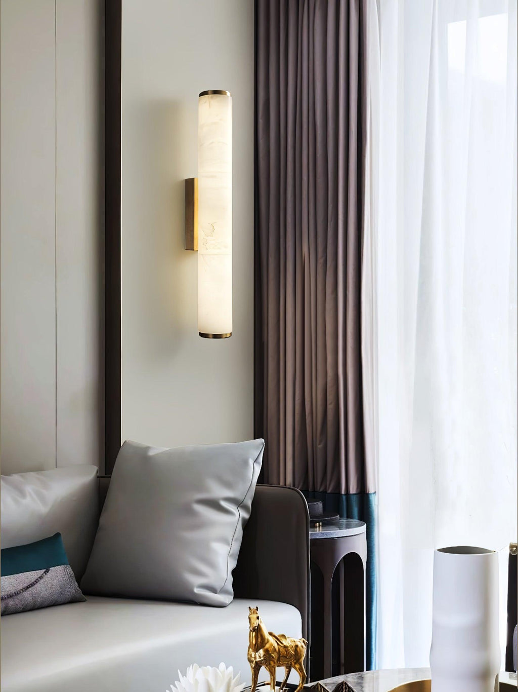 Slim Alabaster Column LED Wall Light / Brass & White ∅ 3.1″ x H 22.6″ / Warm Light